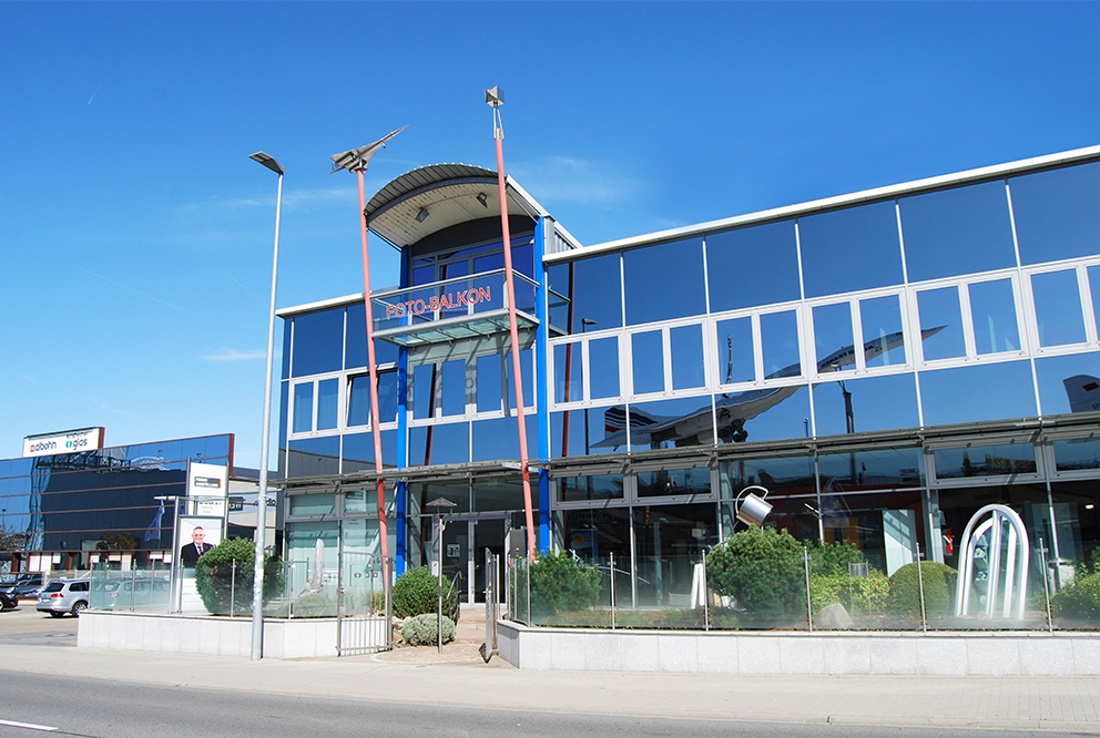 Firmengebäude der Unternehmensgruppe Alfred Bohn – moderne Zentrale im Fokus, Symbol für Innovation und Qualität.